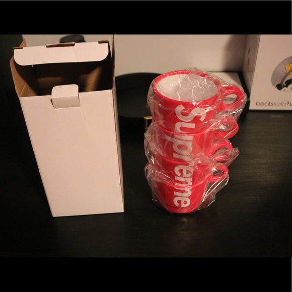 Supreme Stacking Cups - Picture 2 of 5